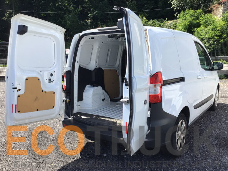 Ford Transit courier 2018, porte posteriori