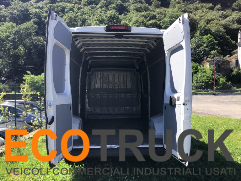 Furgone Fiat Ducato vano di carico